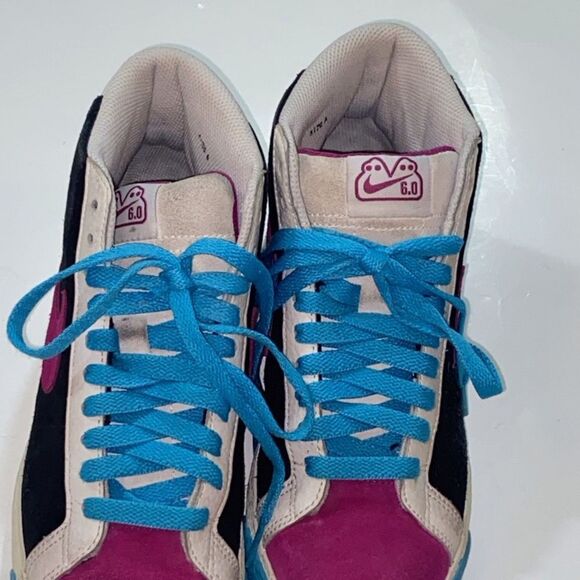 Nike Blazer Mid 6.0 High-Tops with Magenta and Teal Highlights Women Shoes z,8US - Picture 14 of 16